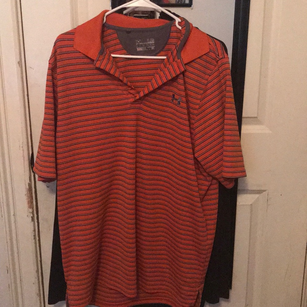 Under Armor Large Short sleeve shirt